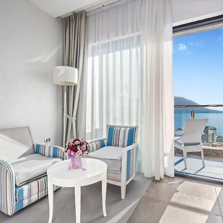 브라세라 호텔 4*