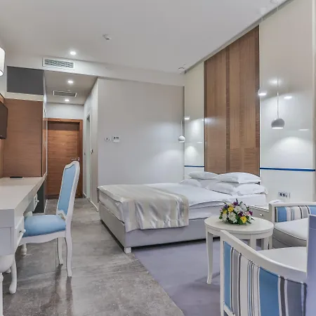 브라세라 4*