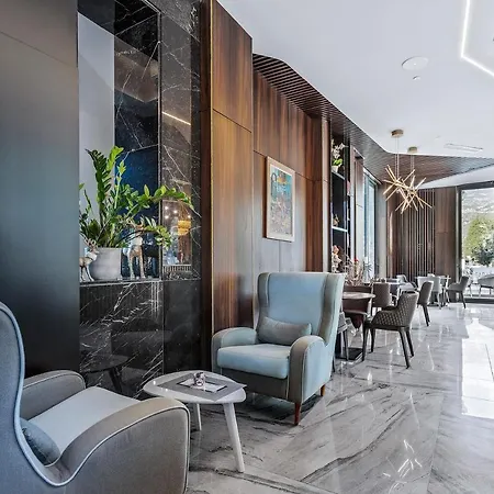 브라세라 4* 부드바